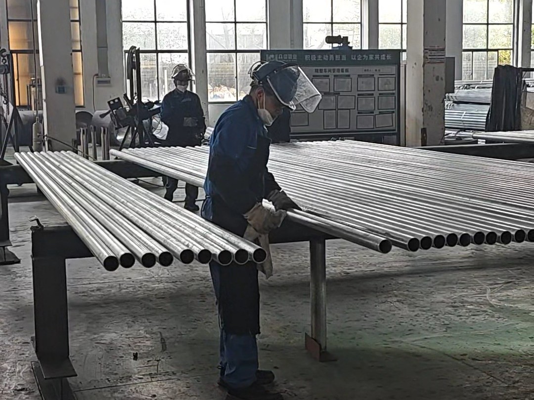 为什么选择内衬不锈钢复合管？产品特性与应用分析